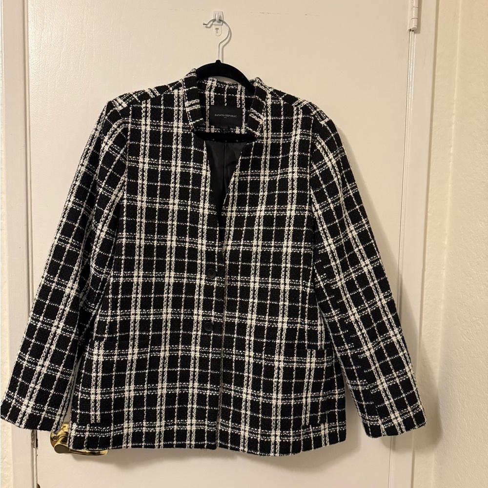 Stylish Black and White Plaid Women's Jacket